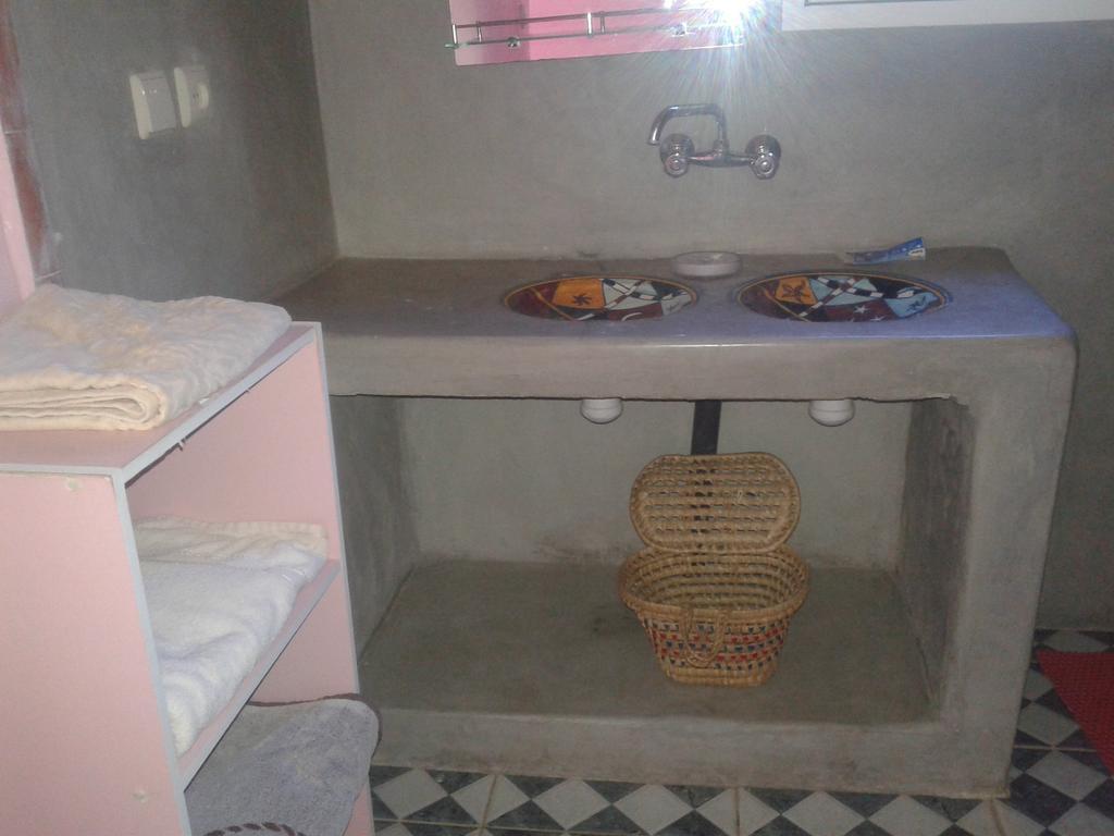 Auberge Le Jardin De La Source Ait Ben Ali Ruang foto