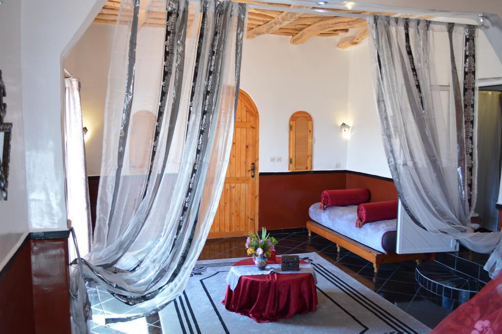 Auberge Le Jardin De La Source Ait Ben Ali Bagian luar foto